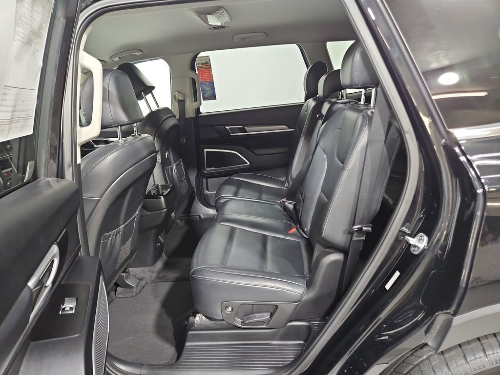 Used 2020 Kia Telluride LX FWD image 24