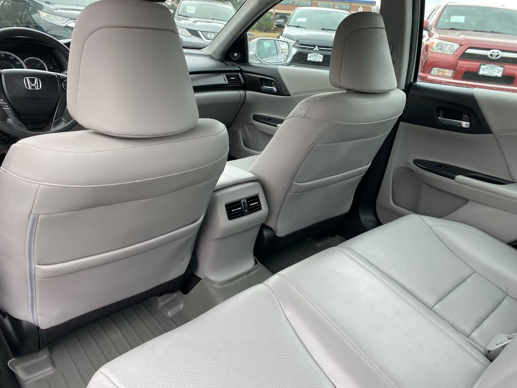 Used 2015 Honda Accord EX-L image 32
