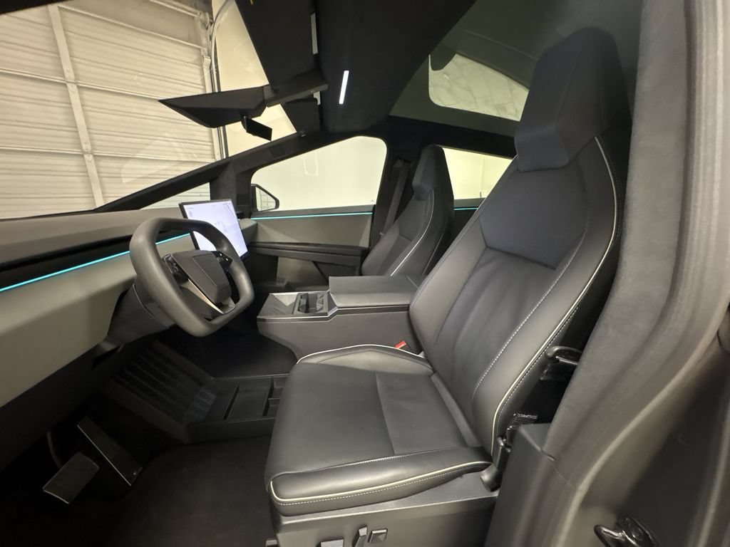 Used 2025 Tesla Cybertruck AWD Crew Cab image 20