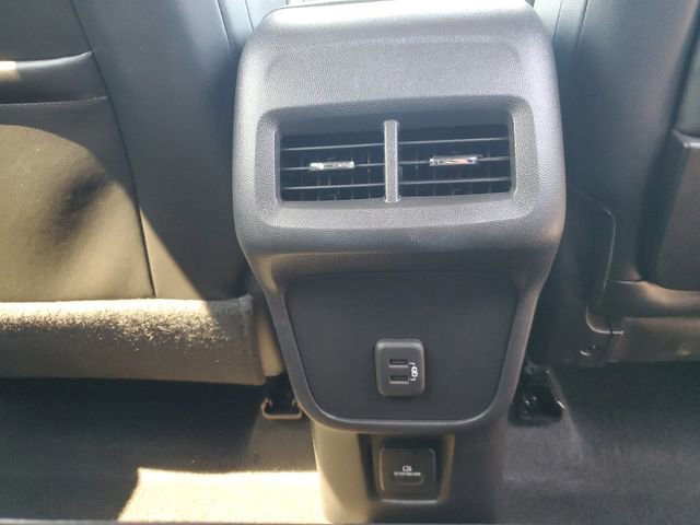 Used 2023 GMC Terrain SLT image 32