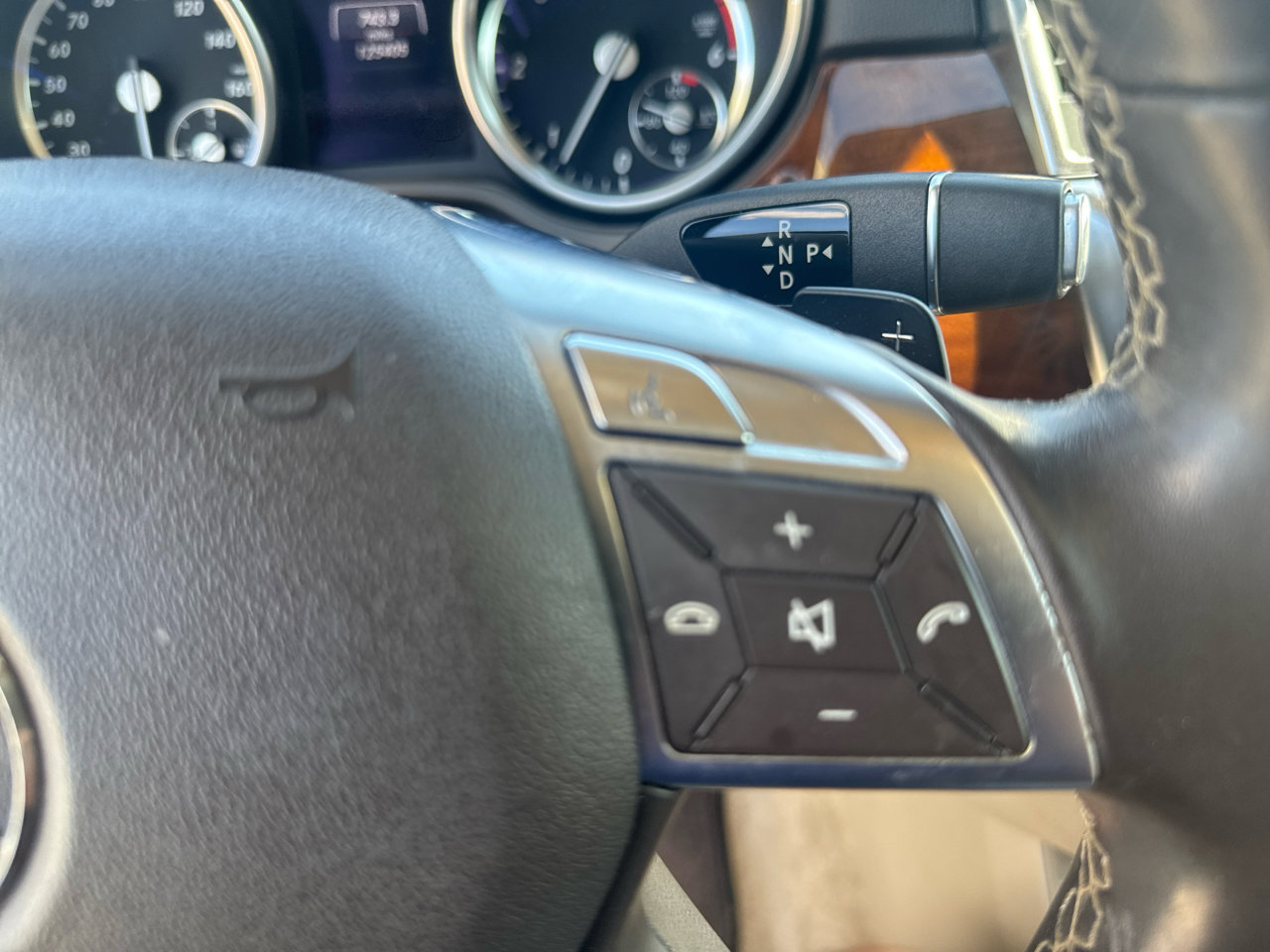 Used 2014 Mercedes-Benz ML 350 BlueTEC 4MATIC image 18