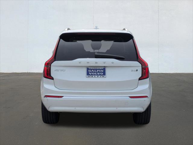 Used 2025 Volvo XC90 B6 Plus image 4