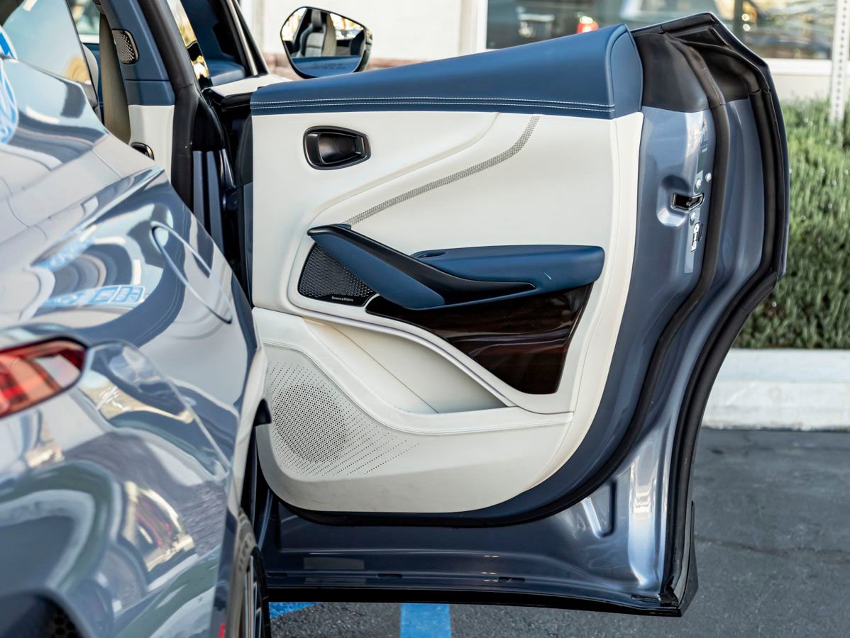 Used 2025 Aston Martin DBX 707 image 22