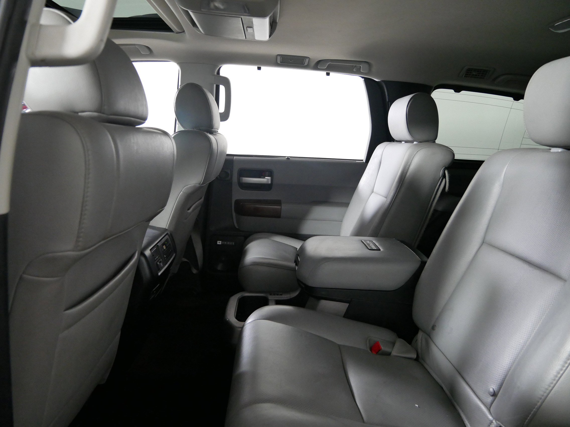 Used 2012 Toyota Sequoia Platinum image 32