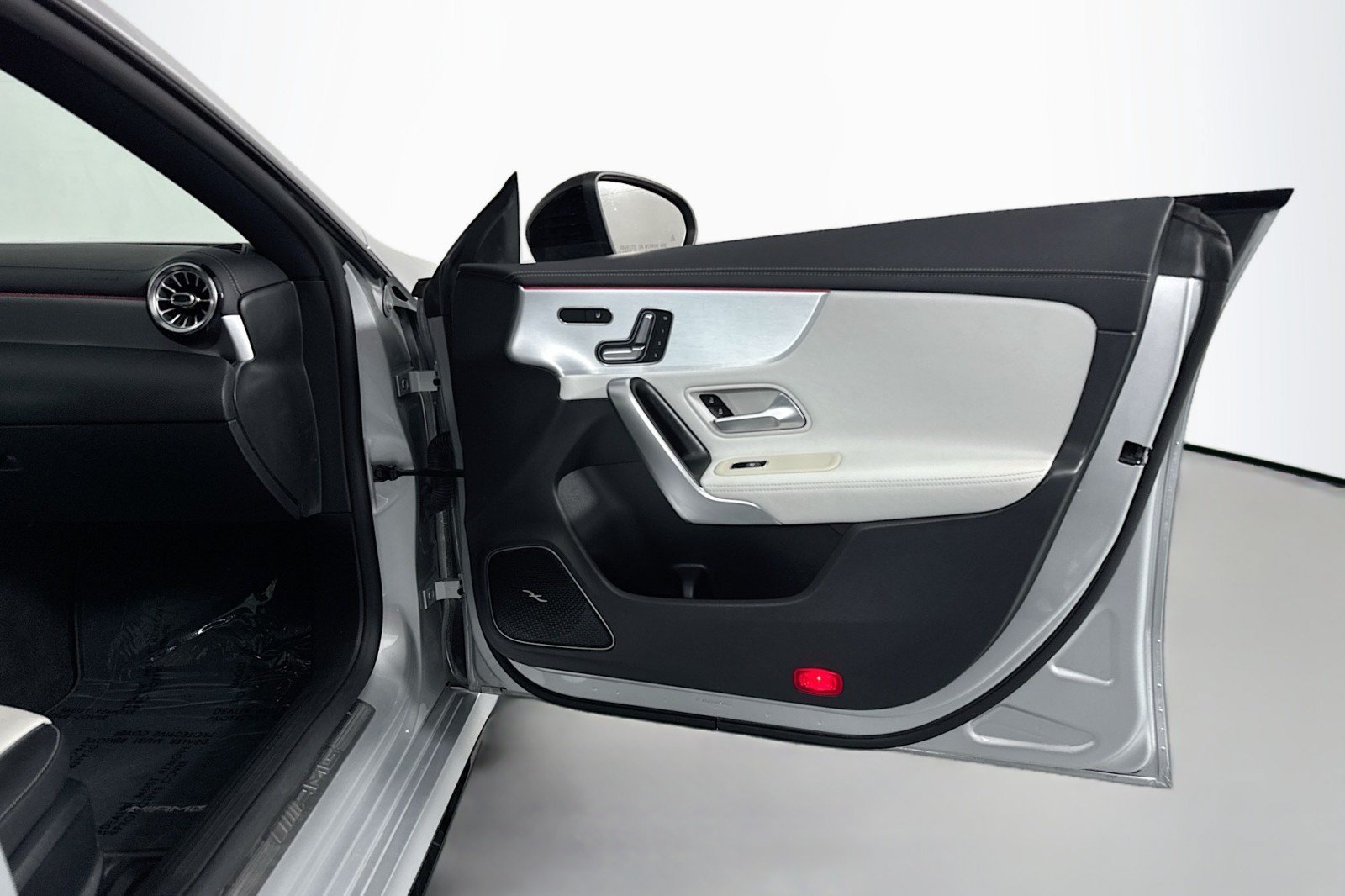 Certified 2021 Mercedes-Benz CLA 35 AMG 4MATIC image 25