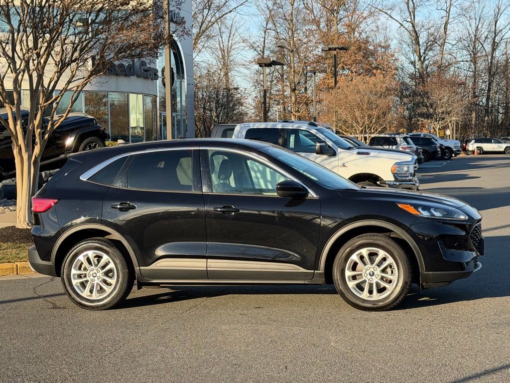 Used 2021 Ford Escape SE w/ Cold Weather Package image 5