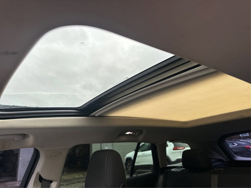 Used 2018 Buick Regal Preferred w/ Sights and Sounds Package image 29