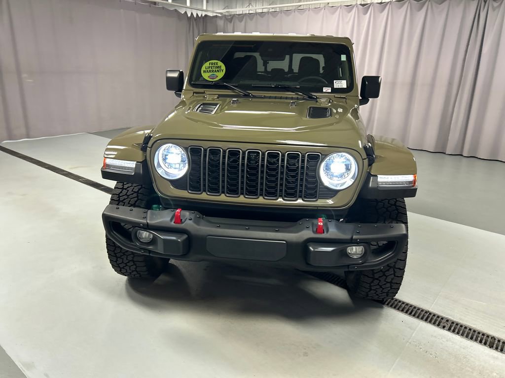 Used 2025 Jeep Gladiator Rubicon AWD/4WD image 2