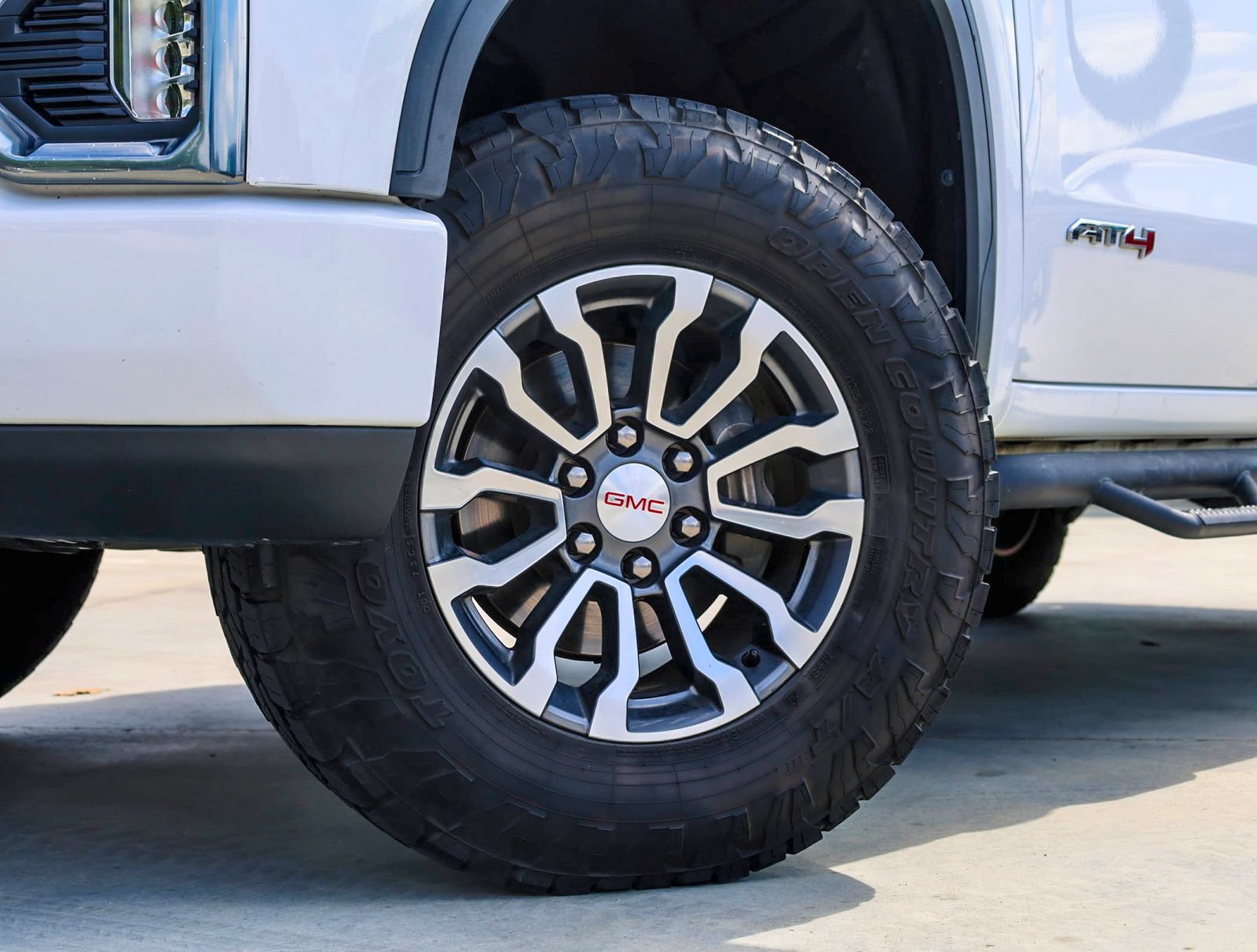 Used 2021 GMC Sierra 1500 AT4 w/ AT4 Premium Package AWD/4WD image 2