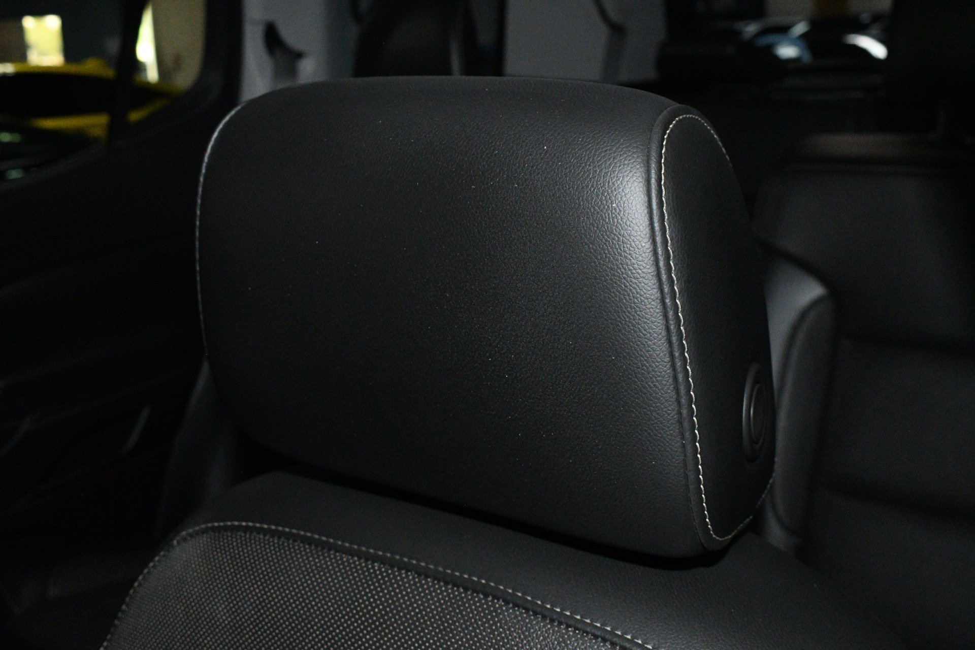 Used 2019 GMC Acadia SLT FWD image 9