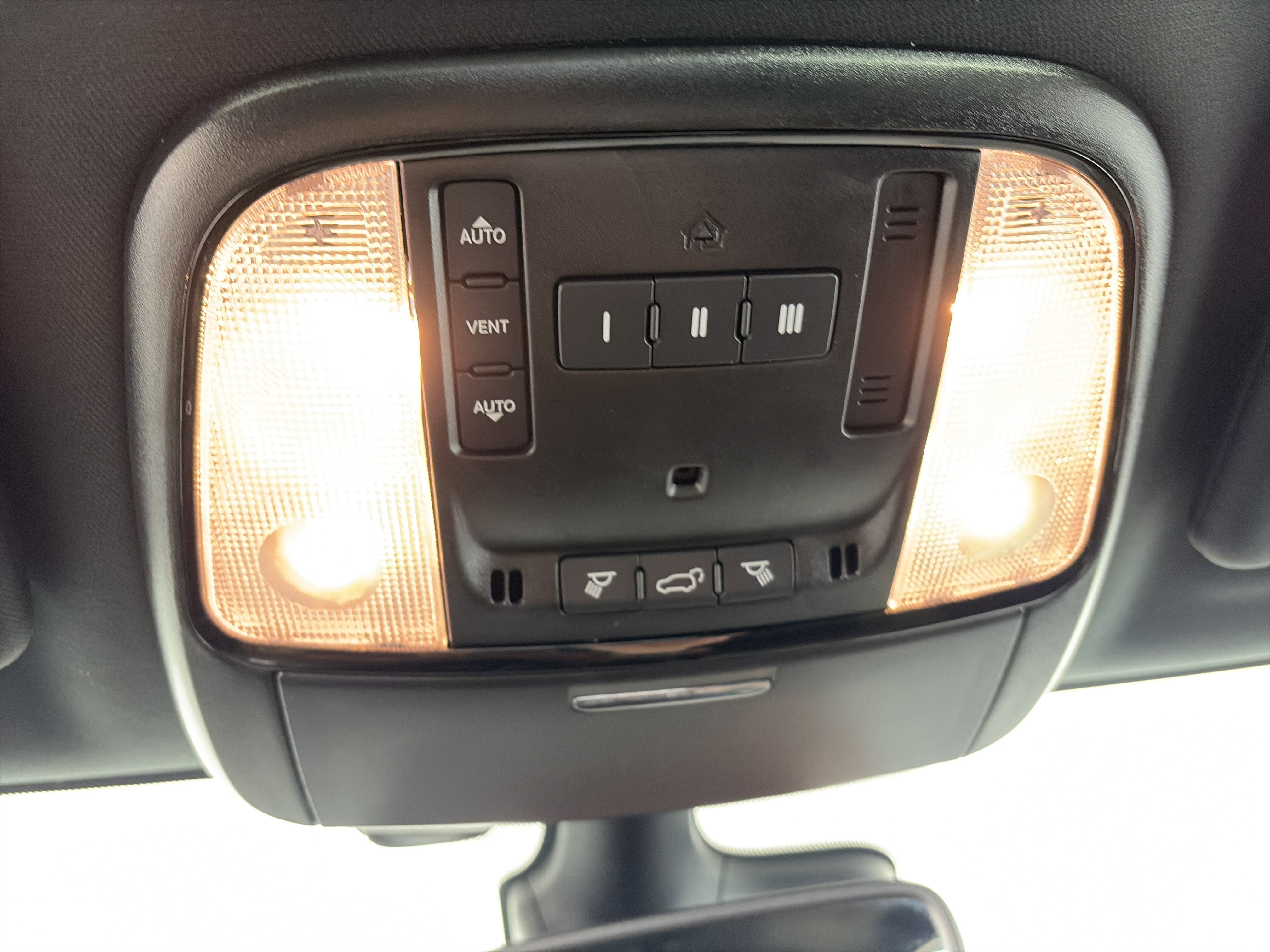 Used 2024 Dodge Durango GT image 40