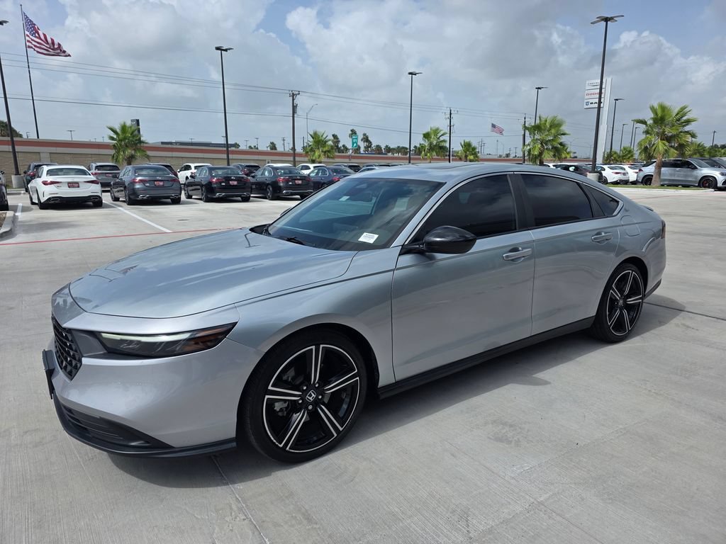 Used 2024 Honda Accord Sport image 3