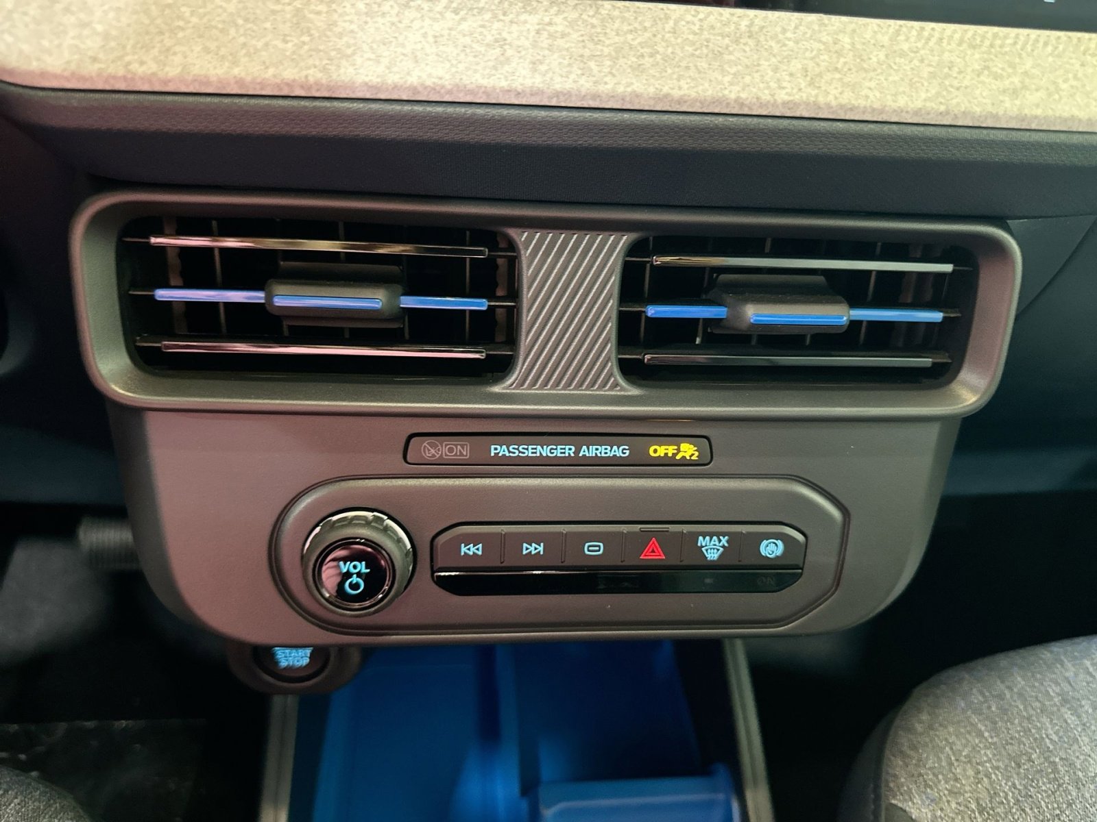 New 2025 Ford Maverick XLT w/ Equipment Group 301A image 30