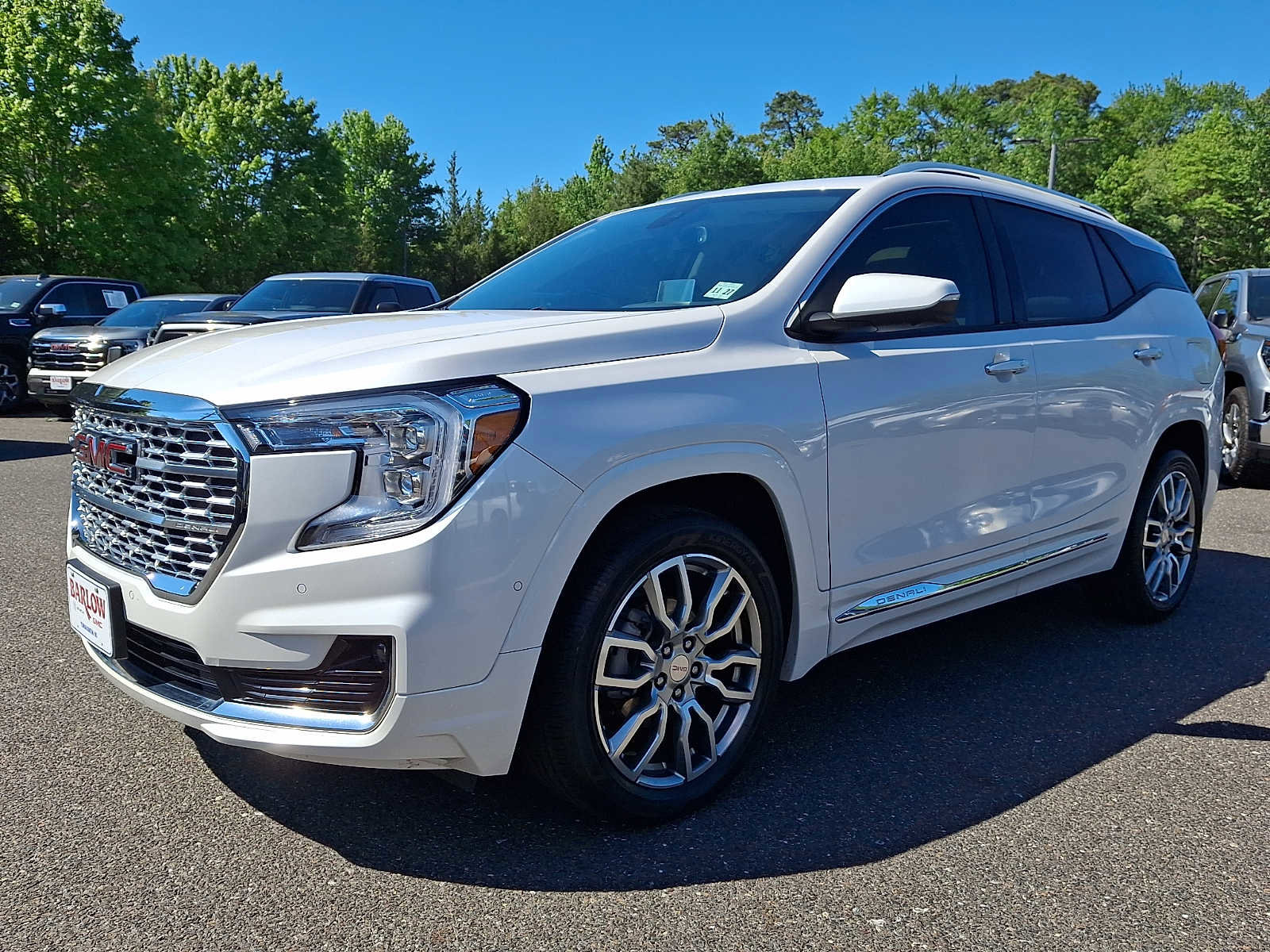 Used 2022 GMC Terrain Denali w/ Denali Premium Package AWD/4WD image 3