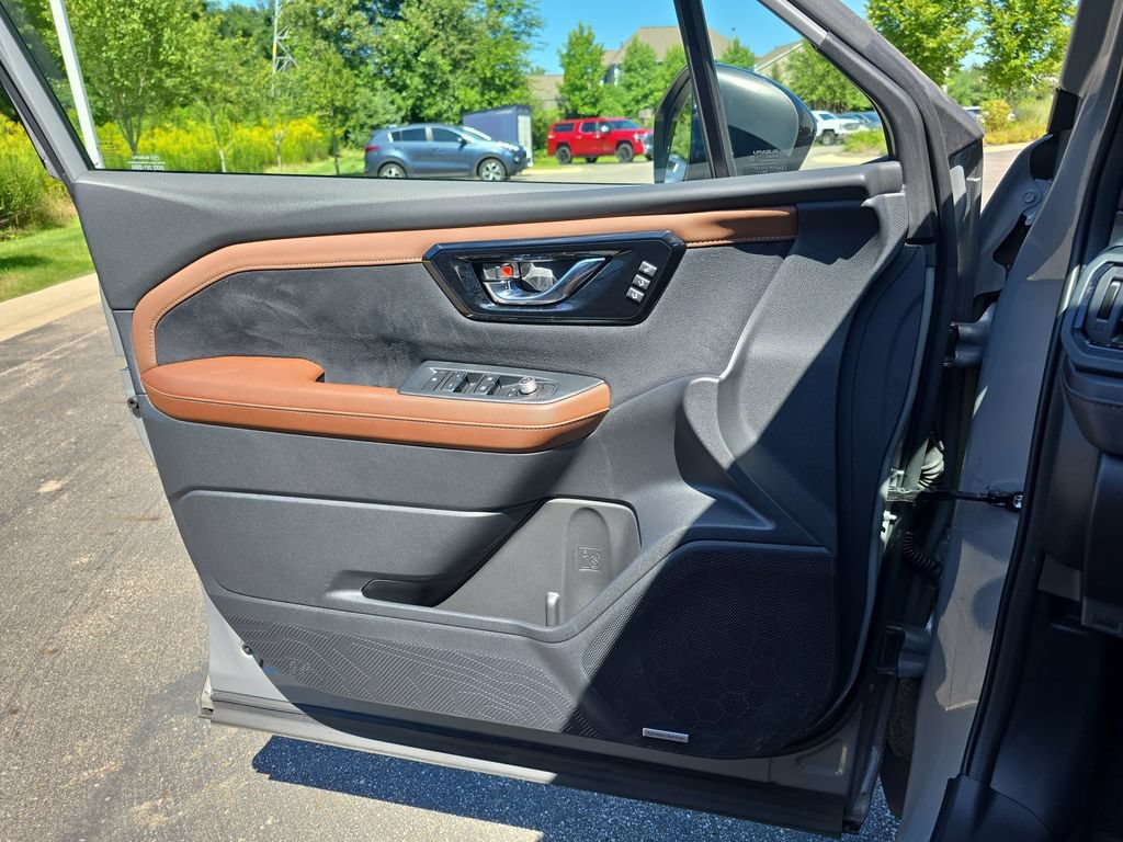 Used 2025 Subaru Forester Touring AWD/4WD image 30