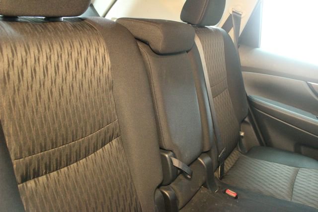 Used 2018 Nissan Rogue S FWD image 13