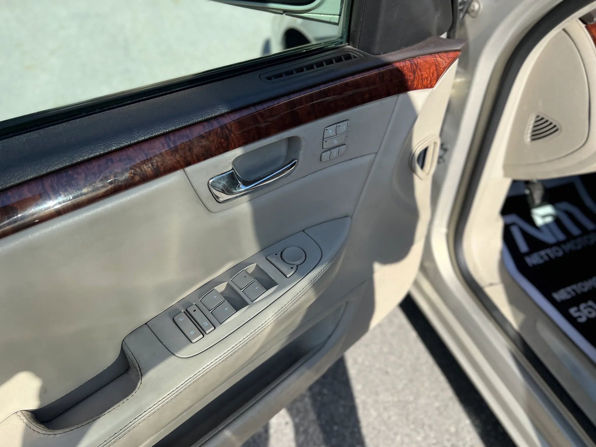 Used 2007 Cadillac DTS Luxury I image 10