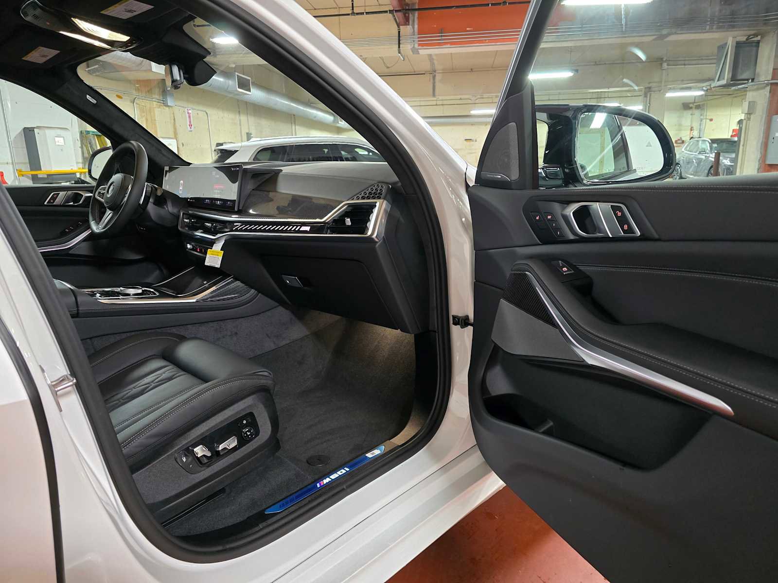New 2026 BMW X7 M60i image 13
