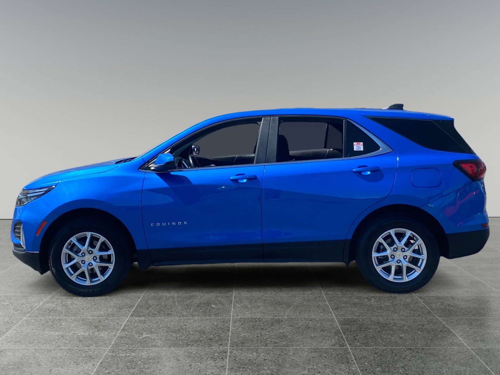 Used 2024 Chevrolet Equinox LT AWD/4WD image 2