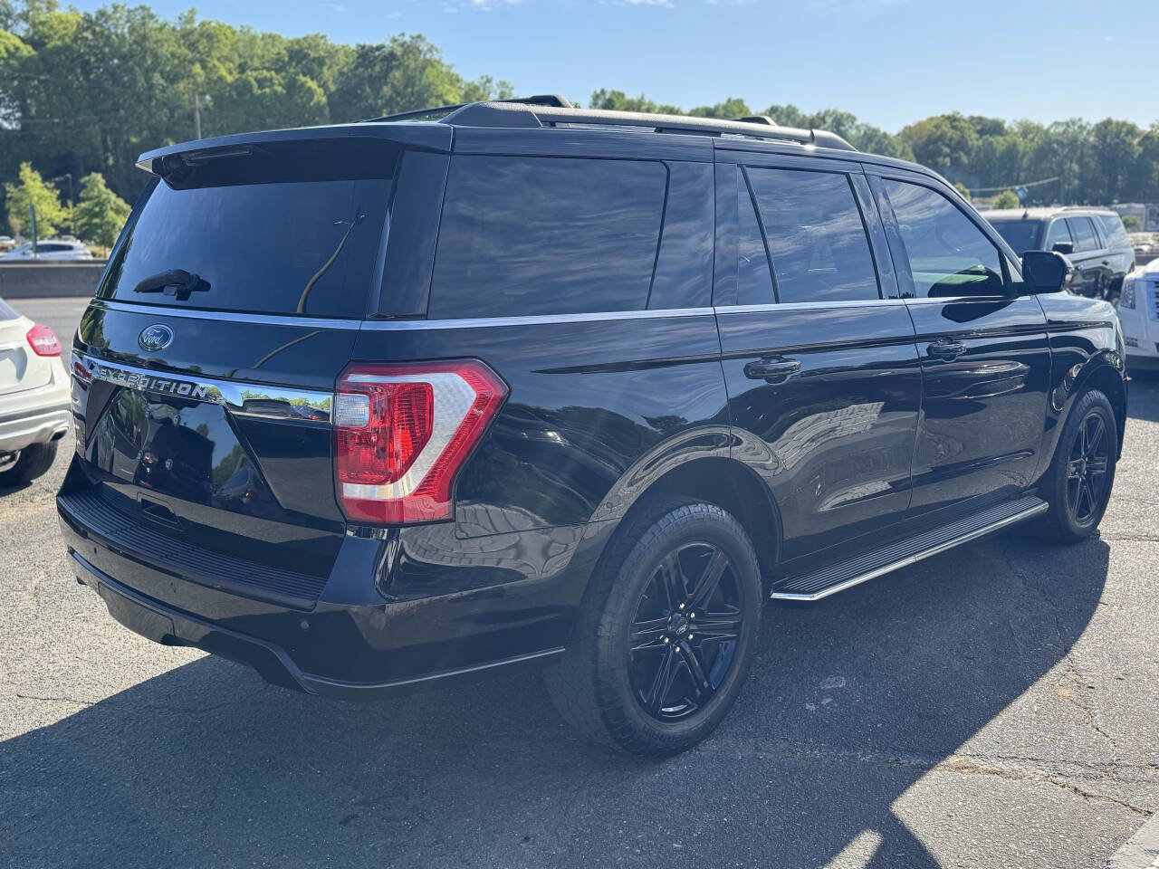 Used 2020 Ford Expedition XLT w/ Equipment Group 202A image 4