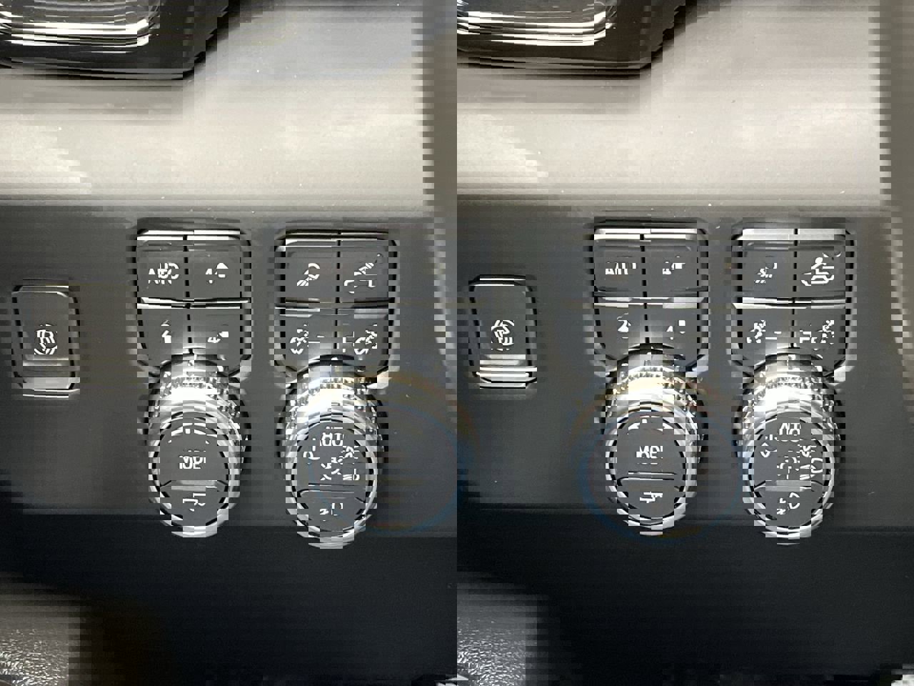 Certified 2024 GMC Sierra 2500 AT4 w/ Technology Package image 17