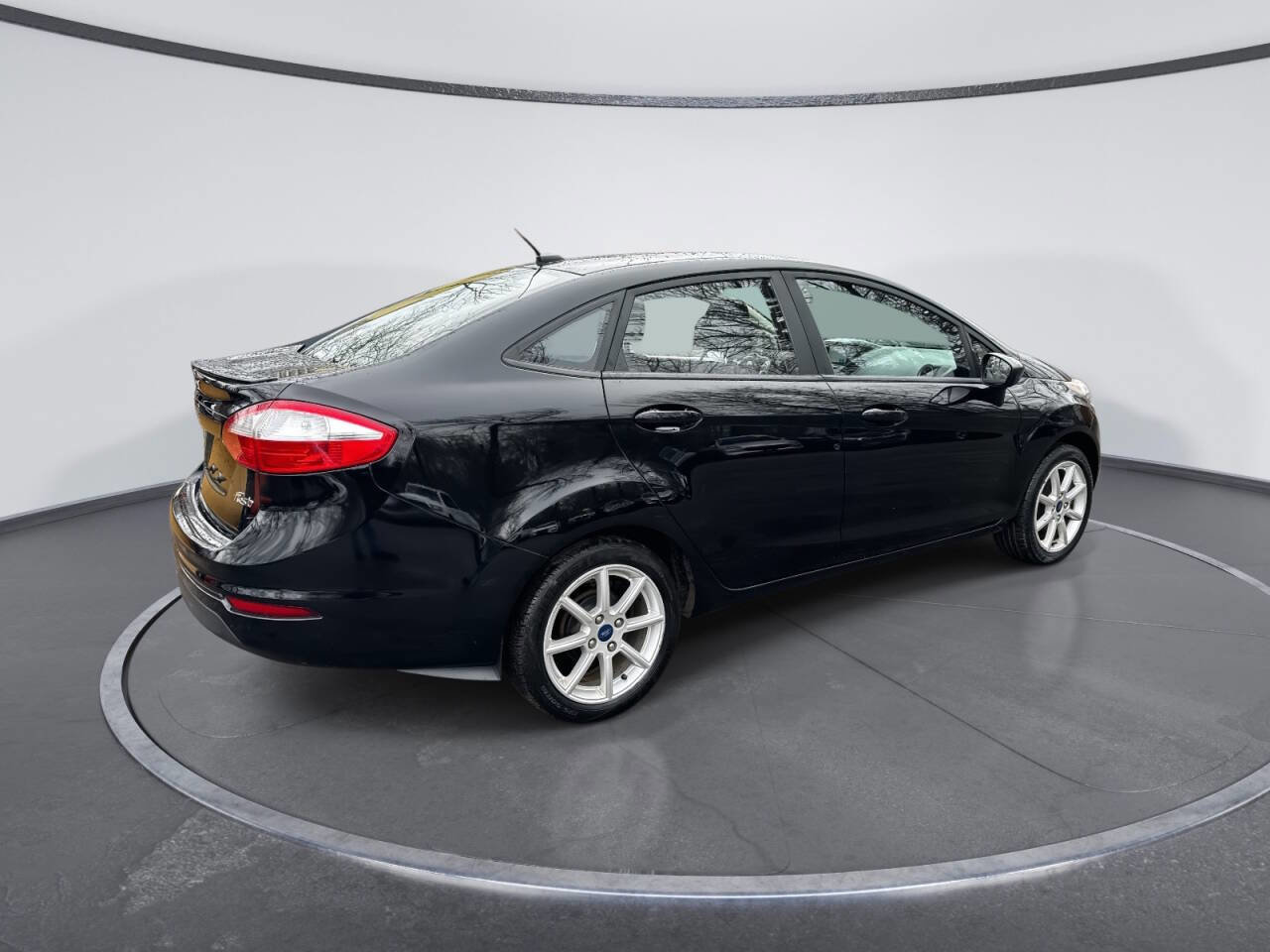 Used 2019 Ford Fiesta SE w/ Equipment Group 201A image 4