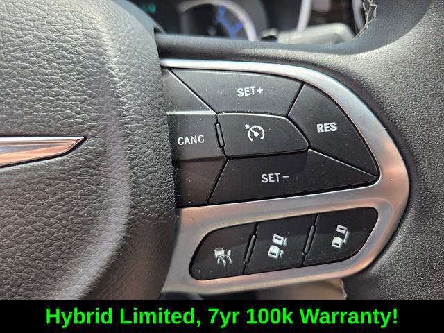 Used 2023 Chrysler Pacifica Limited FWD image 28