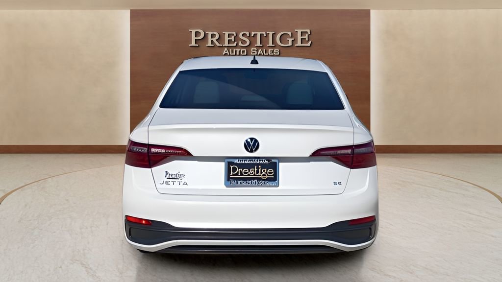 Used 2023 Volkswagen Jetta SE image 5