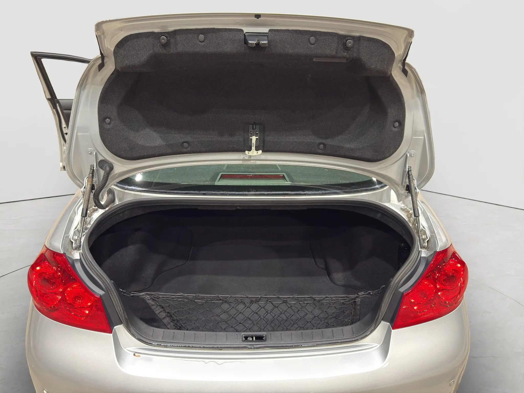 Used 2013 INFINITI G37 Journey w/ Premium Pkg image 28