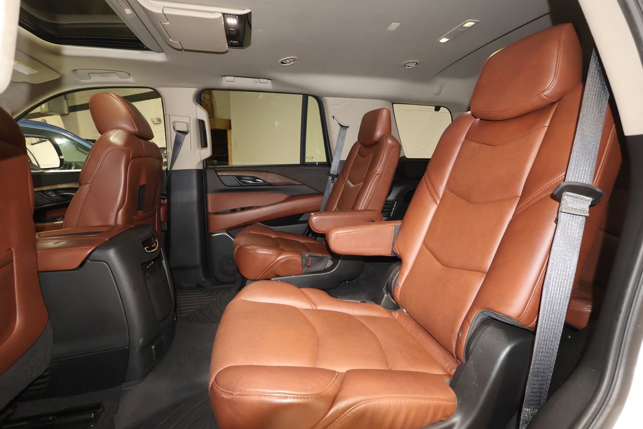 Used 2019 Cadillac Escalade Luxury AWD/4WD image 15