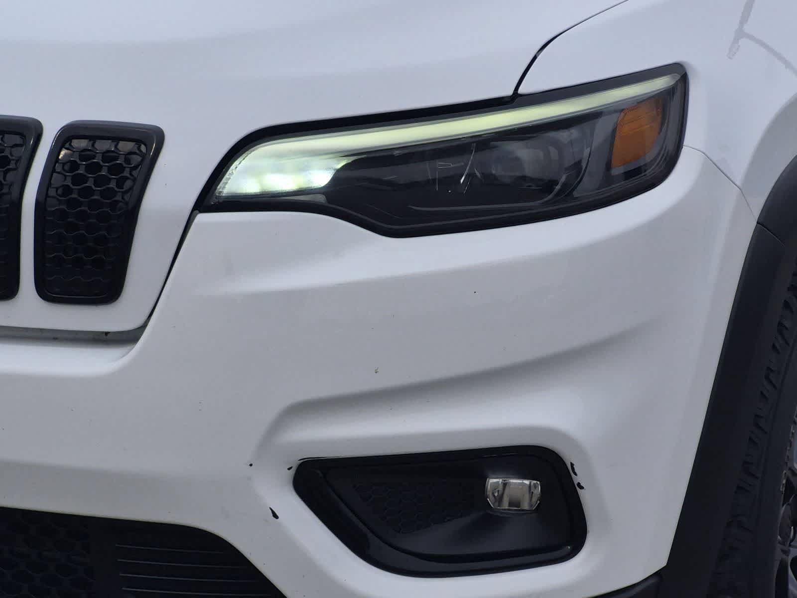 Used 2022 Jeep Cherokee Latitude AWD/4WD image 11