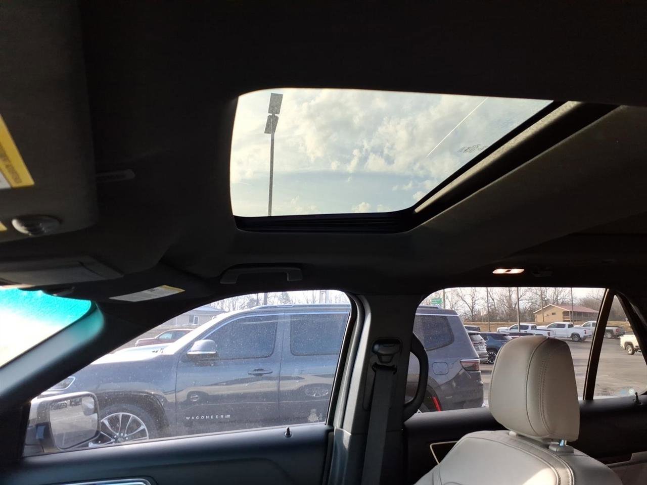 Used 2018 Ford Explorer Limited image 14