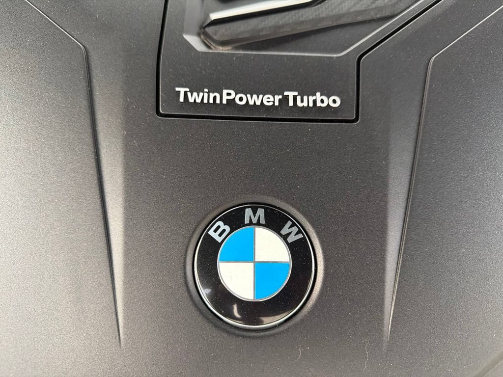 Used 2022 BMW 740i xDrive w/ Premium Package AWD/4WD image 33