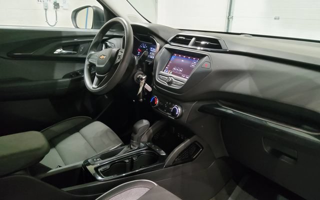 Used 2021 Chevrolet TrailBlazer LS FWD image 16