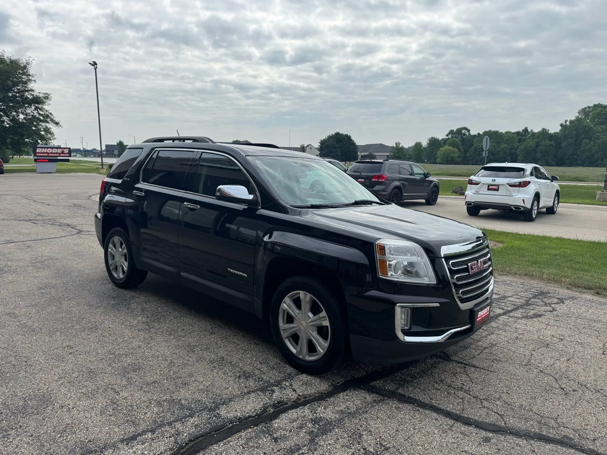 Used 2017 GMC Terrain SLE w/ Chrome Edition image 7