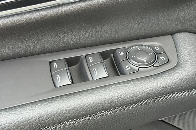 New 2026 GMC Yukon XL Denali w/ Denali Reserve Package image 12