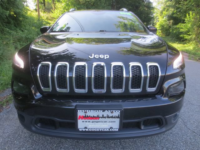 Used 2016 Jeep Cherokee Latitude w/ Safety/Convenience Group AWD/4WD image 3