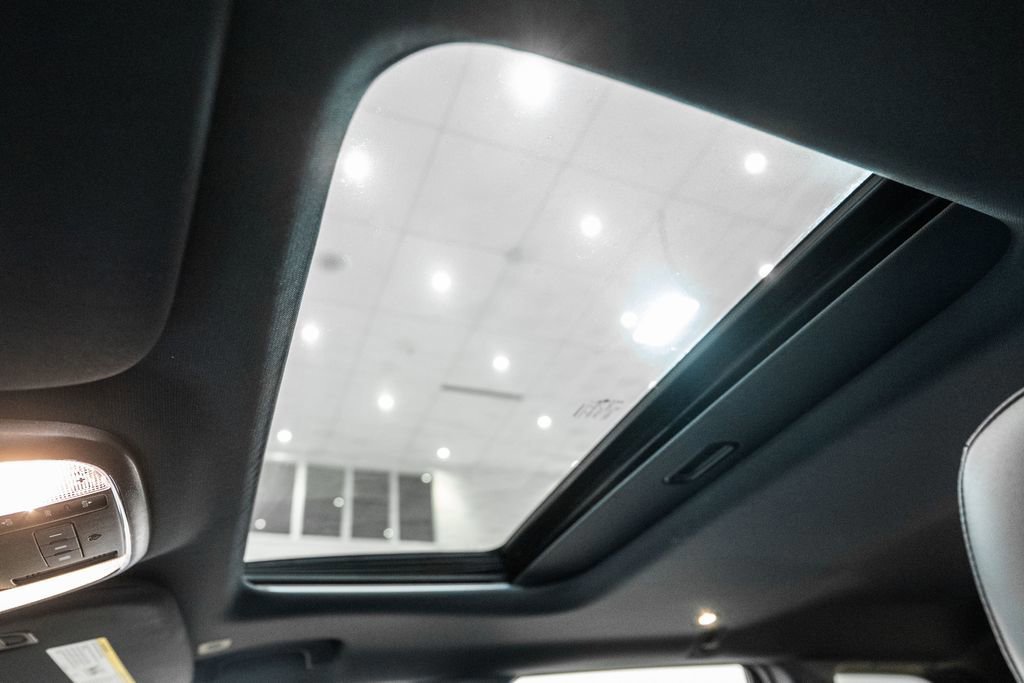 Used 2021 Jeep Grand Cherokee Limited image 22