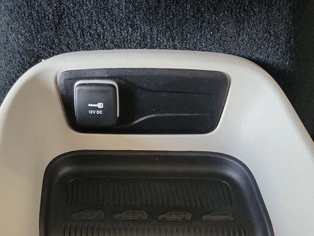 Used 2024 Chrysler Voyager LX image 13