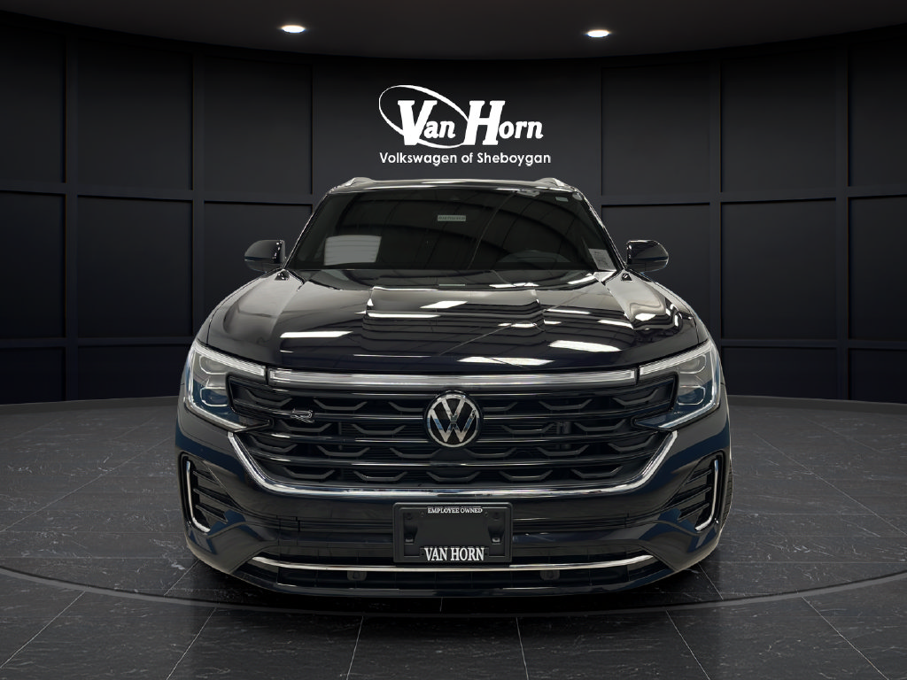 Used 2024 Volkswagen Atlas Cross Sport SEL R-Line AWD/4WD image 2