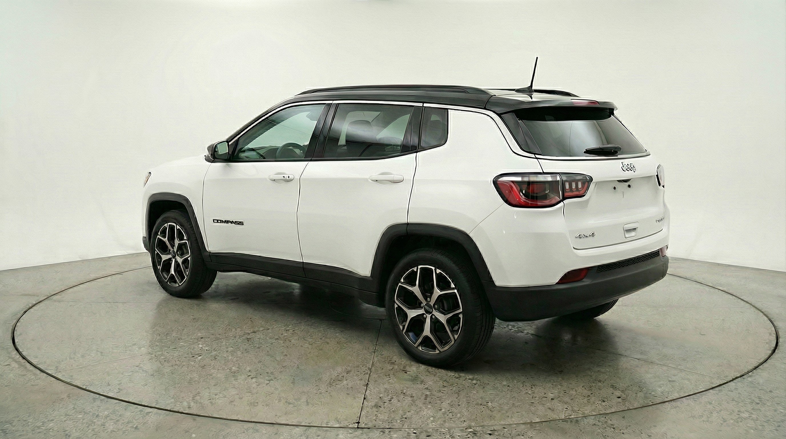 Used 2025 Jeep Compass Limited image 6