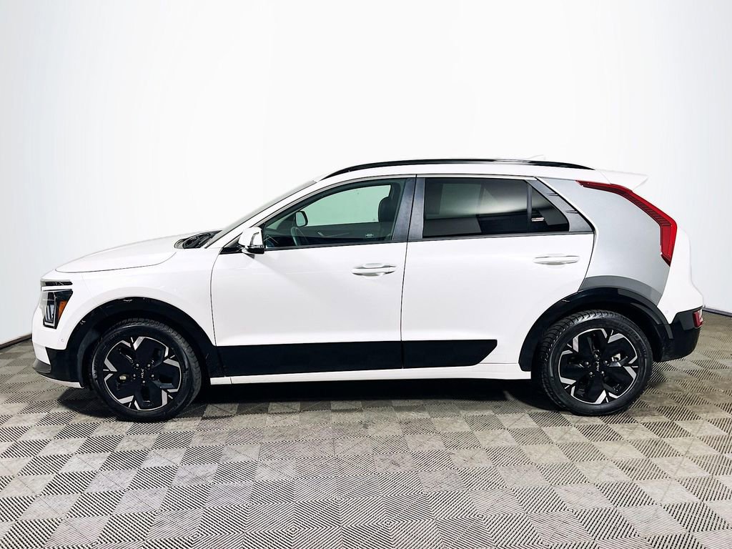 Used 2023 Kia Niro Wave w/ Wave Preserve Package image 4