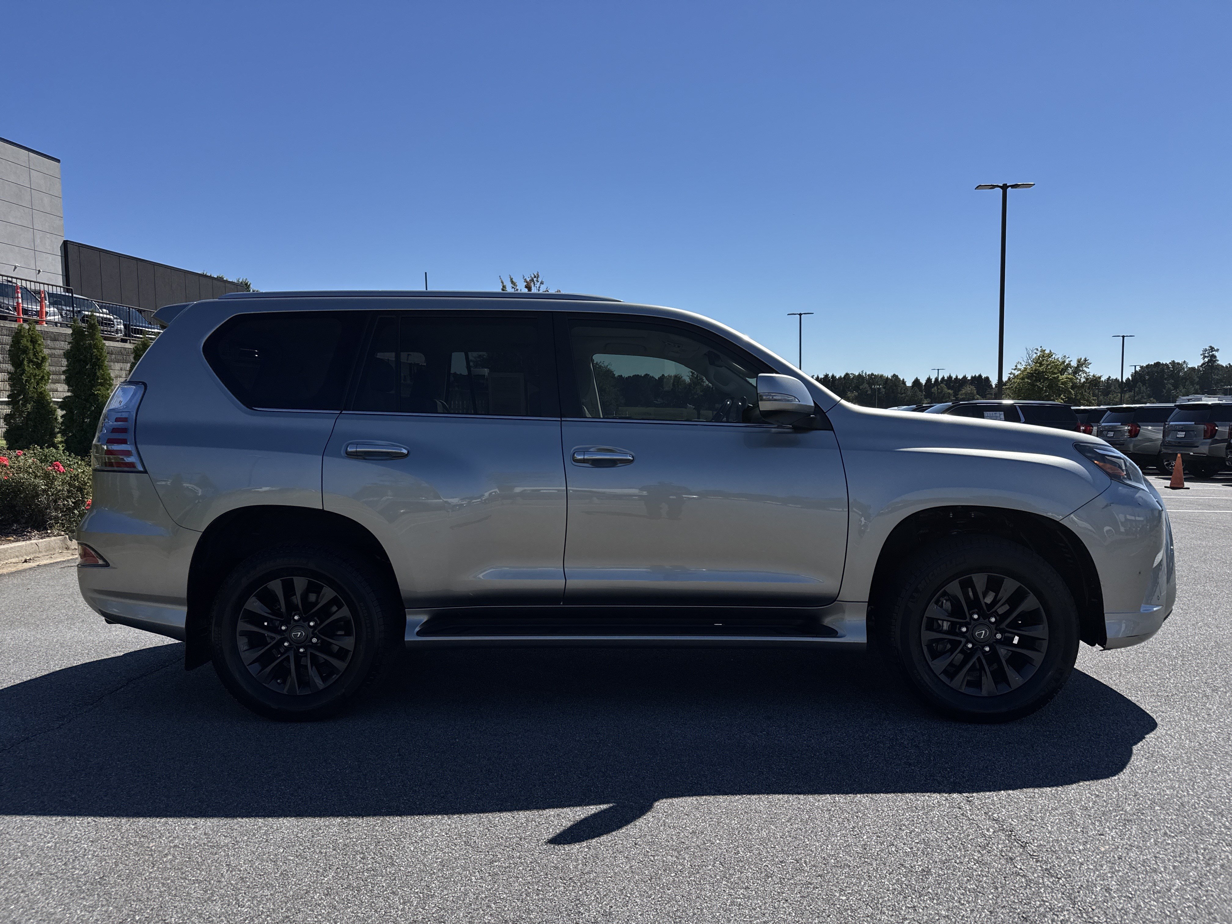 Used 2023 Lexus GX 460 Premium AWD/4WD image 11