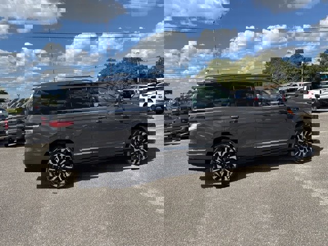 Used 2024 Lincoln Navigator Black Label image 14