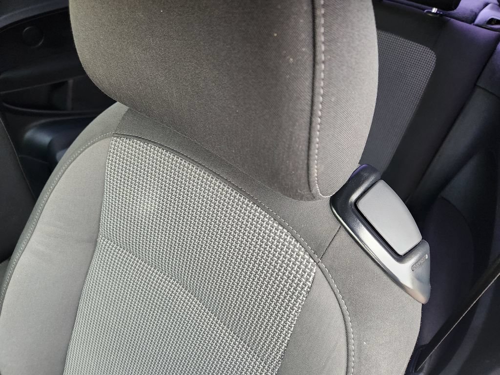 Used 2019 Volkswagen Beetle 2.0T SE FWD image 6