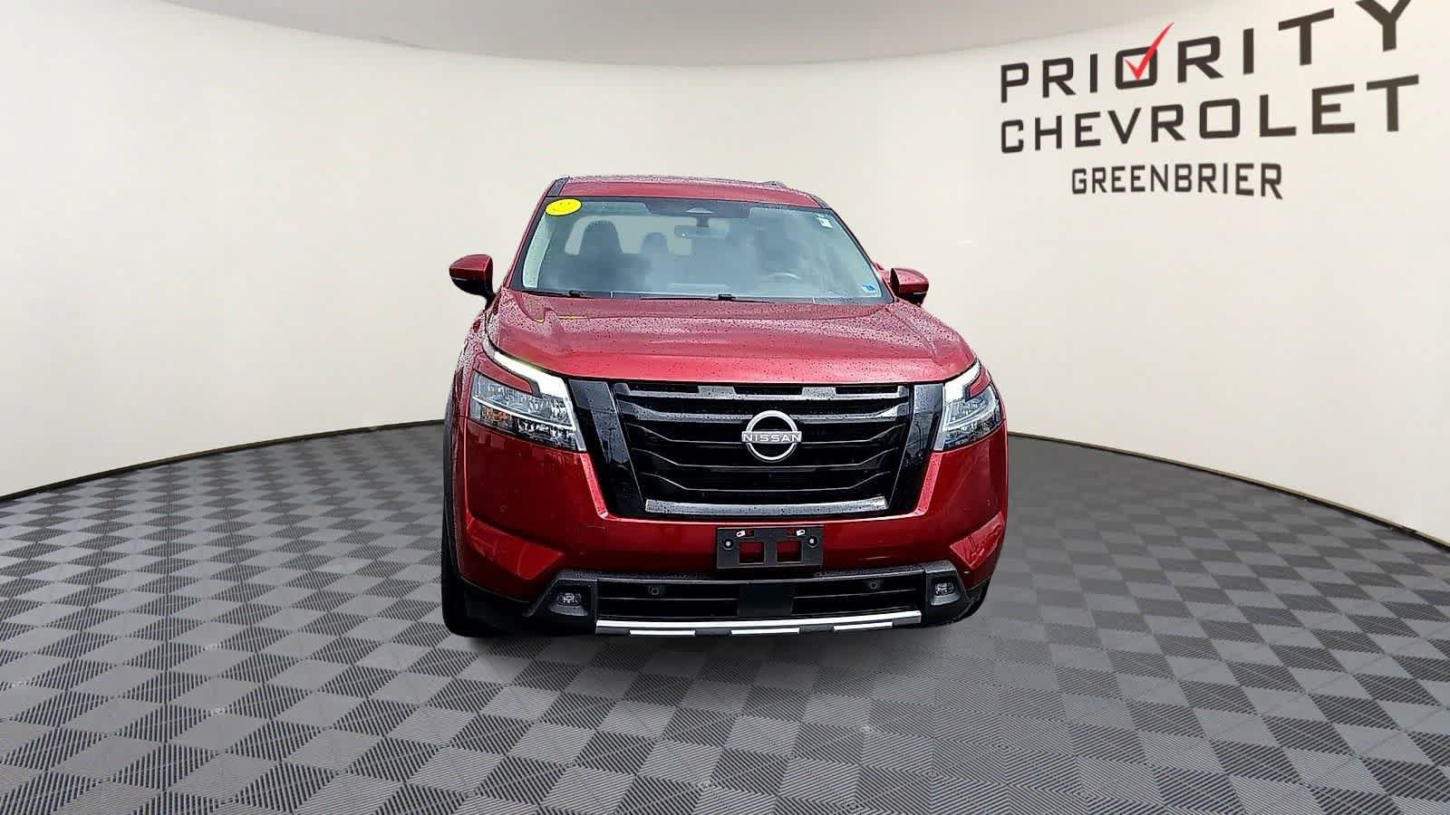 Used 2023 Nissan Pathfinder SL w/ Lighting Package (N92) AWD/4WD image 3