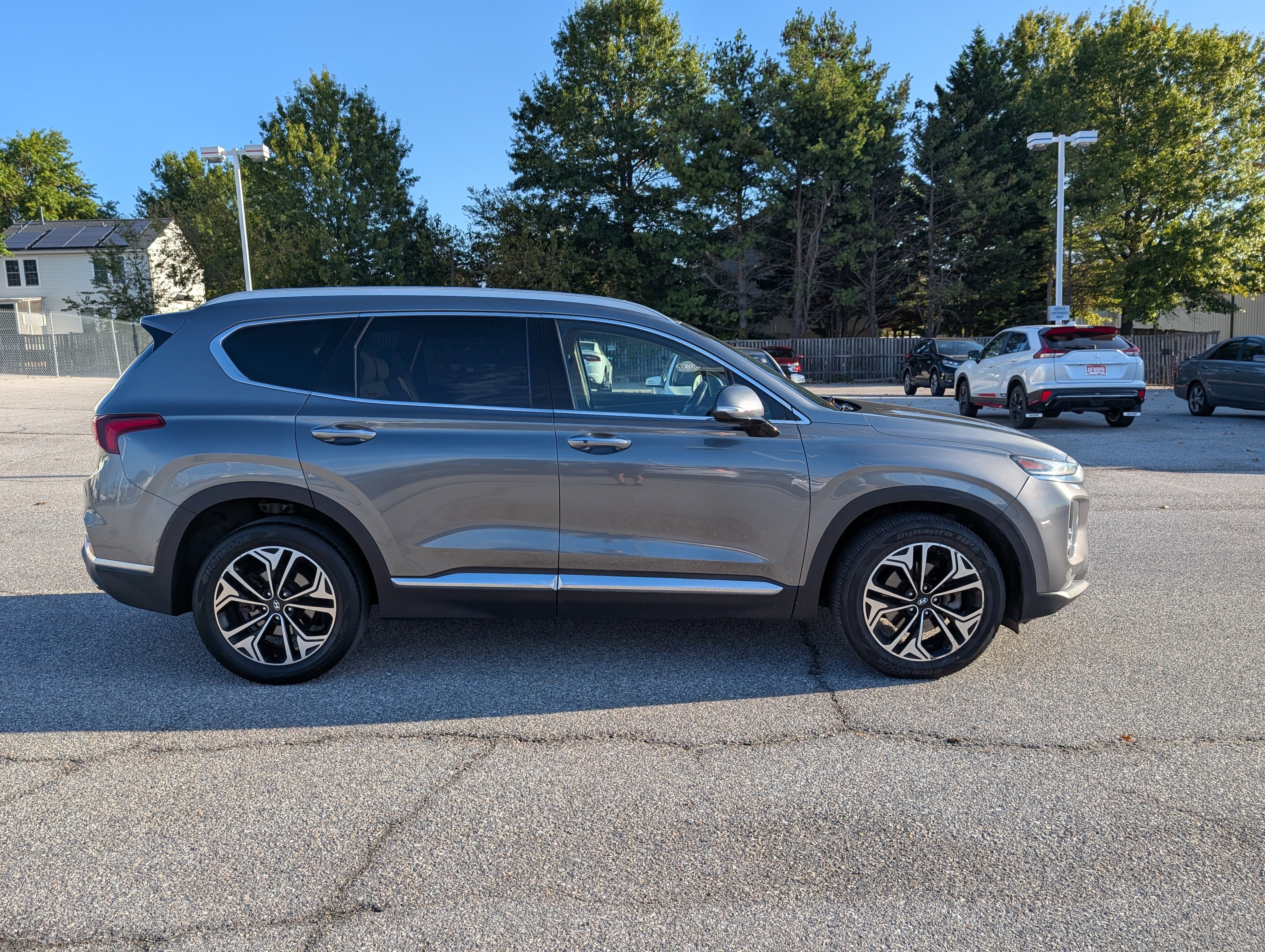 Used 2019 Hyundai Santa Fe Limited image 2