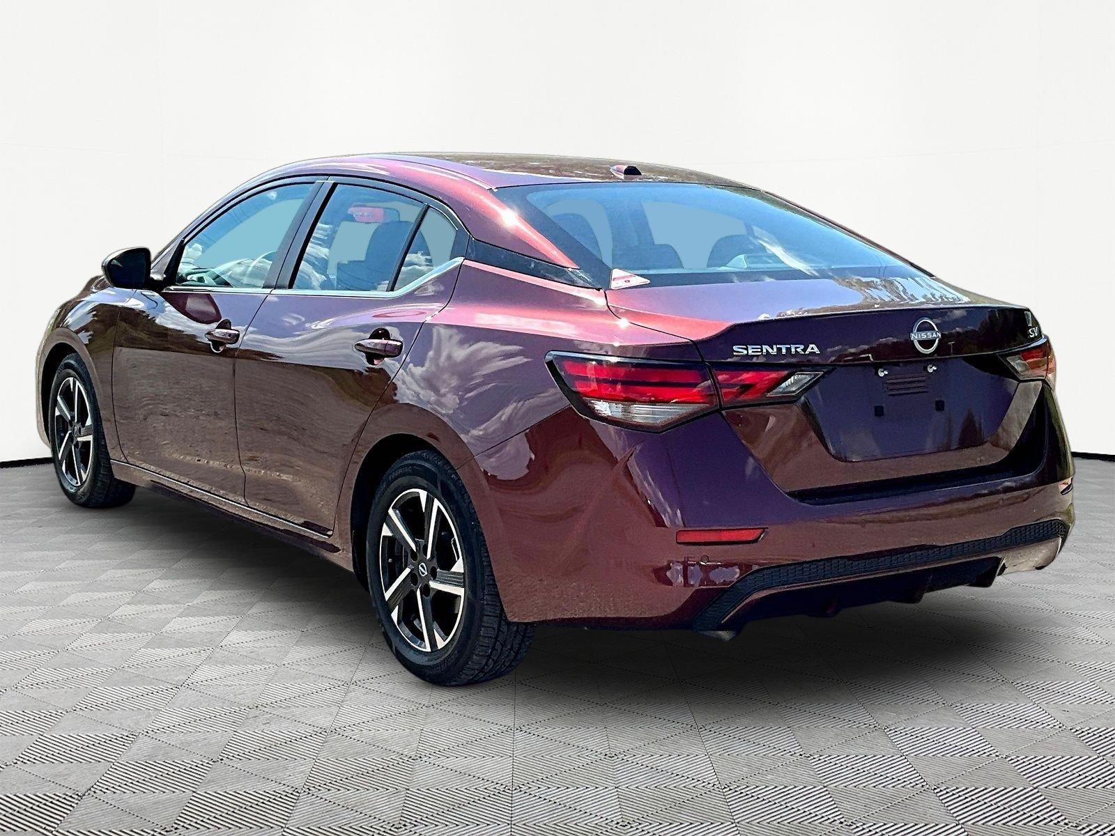 Used 2024 Nissan Sentra SV FWD image 12