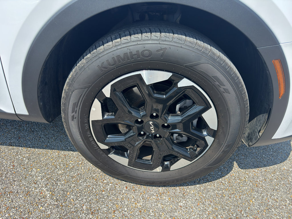 Used 2025 Kia Sorento S image 24