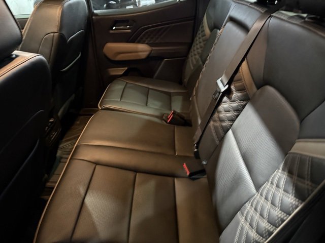 Used 2023 GMC Canyon Denali w/ Denali Black Edition image 30